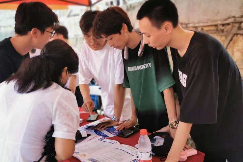 从光电尖兵到迷彩卫士，孔祥喆的...